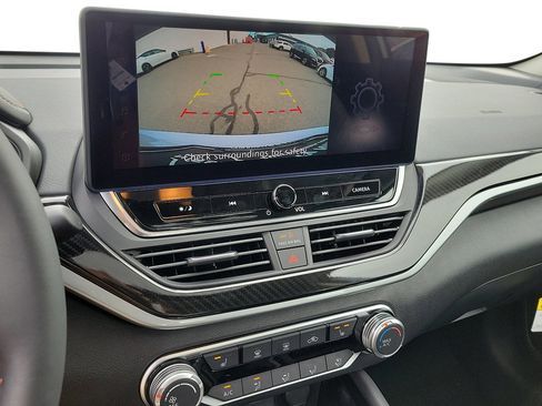 New 2025 Nissan Altima 2.5 SR image 15