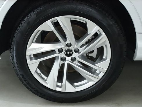 Used 2023 Audi Q7 2.0T Premium w/ Towing Package image 12