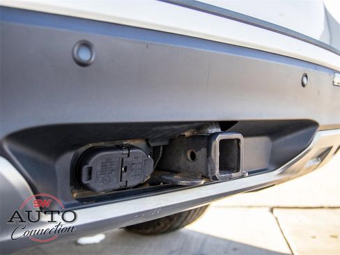 Used 2023 Ford Explorer XLT w/ Equipment Group 202A image 12