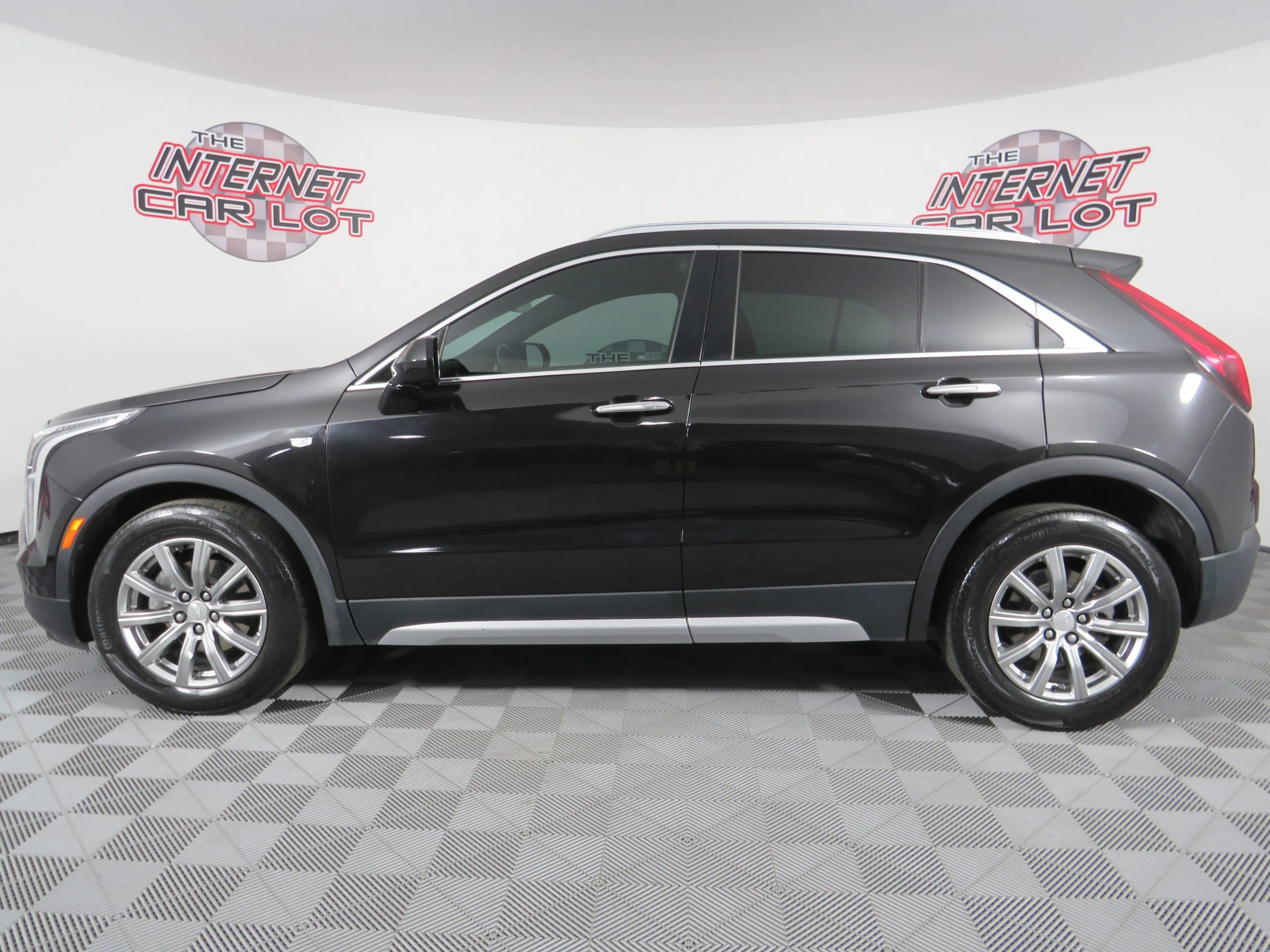 Used 2020 Cadillac XT4 Premium Luxury FWD image 4