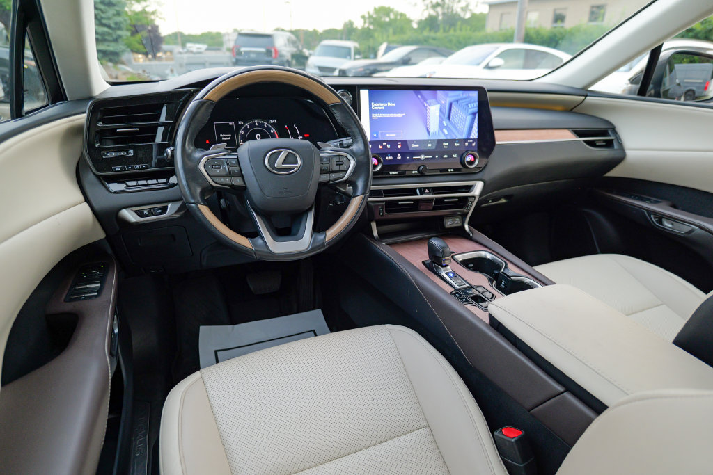 Used 2023 Lexus RX 350 Premium w/ Accessory Package AWD/4WD image 38