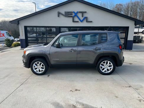 Used 2017 Jeep Renegade Sport w/ Power & Air Group image 6