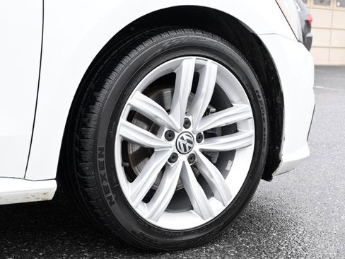 Used 2019 Volkswagen Passat 2.0T Wolfsburg w/ Wheels & Sunroof Package image 36