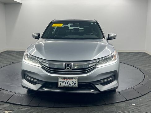 Used 2017 Honda Accord Sport Special Edition image 6