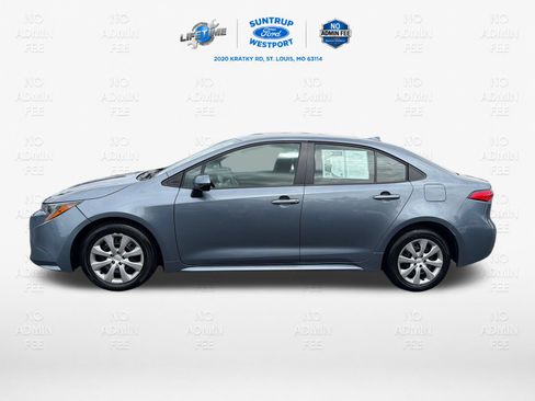 Used 2025 Toyota Corolla LE FWD image 3