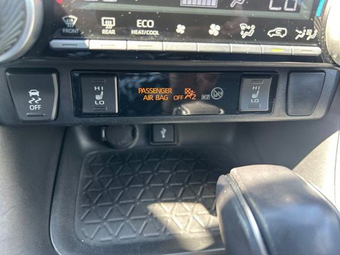 Used 2022 Toyota RAV4 XSE w/ XSE Grade Weather Package AWD/4WD image 19