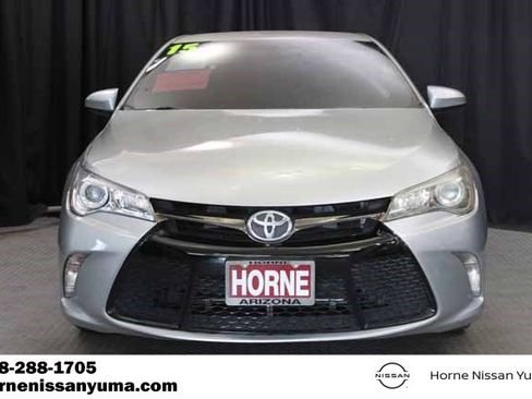 Used 2015 Toyota Camry SE FWD image 2