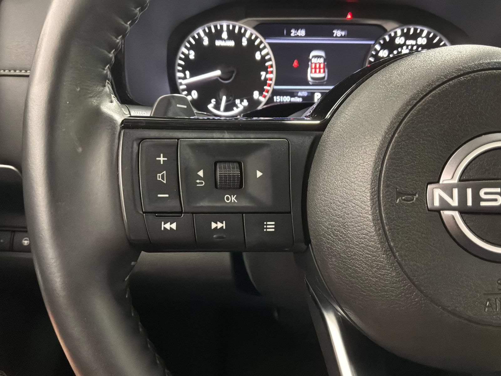 Used 2025 Nissan Pathfinder SL AWD/4WD image 18