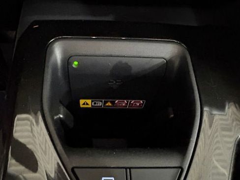 Used 2025 Toyota Crown Signia w/ Advanced Technology Package AWD/4WD image 18