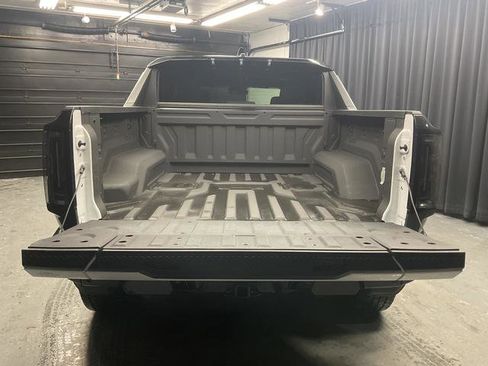 Used 2025 GMC Hummer EV 2X w/ LPO, Sport Package image 6