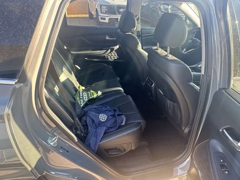 Used 2022 Hyundai Santa Fe Limited image 3