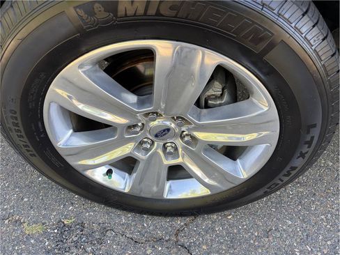 Used 2016 Ford F150 Platinum w/ Equipment Group 701A Luxury AWD/4WD image 10