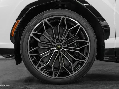 Used 2025 Lamborghini Urus SE image 6