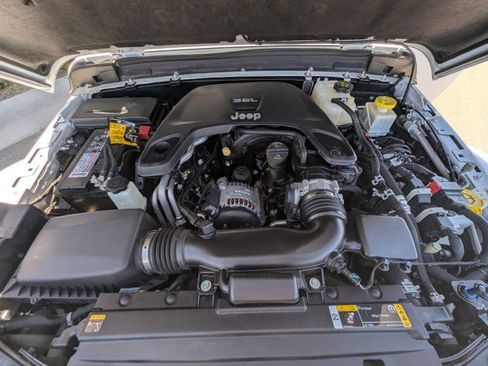 Used 2021 Jeep Gladiator Sport AWD/4WD image 28