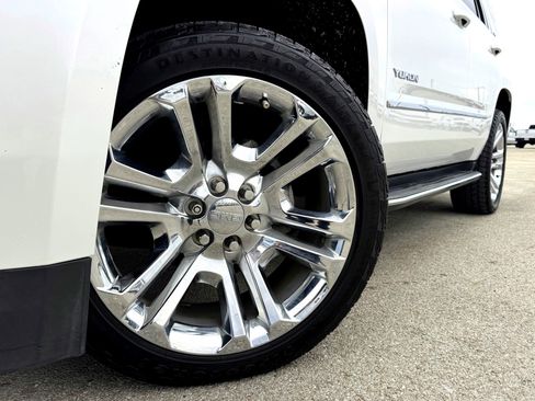 Used 2018 GMC Yukon SLT w/ Premium Edition image 2