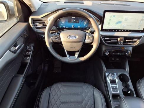 Used 2024 Ford Escape SE w/ PHEV Premium Package FWD image 9
