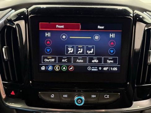 Used 2023 Chevrolet Traverse RS image 27