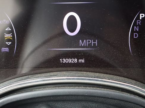 Used 2017 Jeep Grand Cherokee Limited w/ Luxury Group II AWD/4WD image 19
