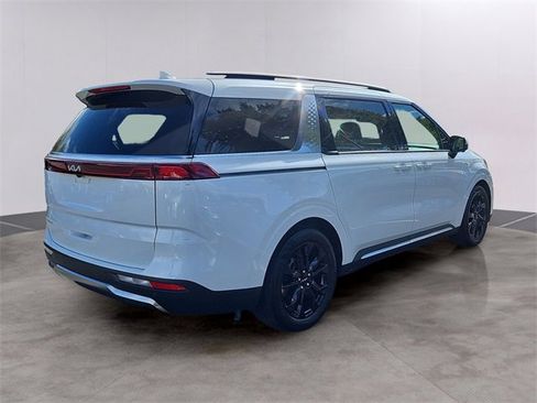 Certified 2024 Kia Carnival SX Prestige image 4