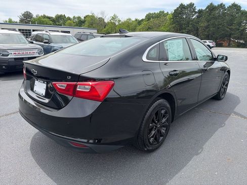 Used 2025 Chevrolet Malibu LT FWD image 2
