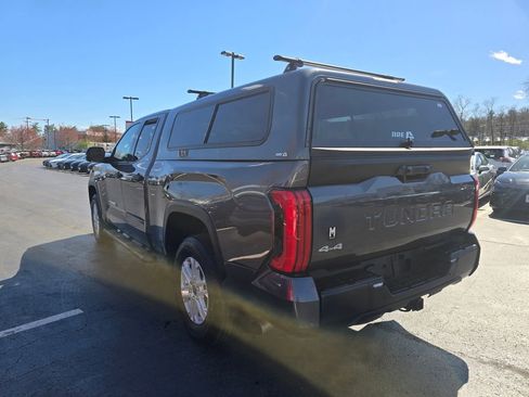 Used 2022 Toyota Tundra SR5 w/ SR5 Convenience Package AWD/4WD image 5