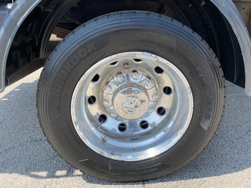 Used 2020 RAM 5500 Tradesman w/ Chrome Appearance Group image 12