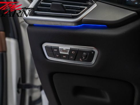 Used 2022 BMW X6 xDrive40i w/ Executive Package image 29