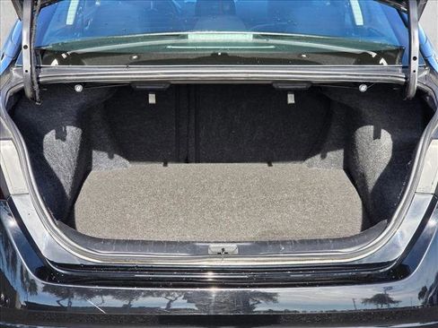 Used 2024 Nissan Altima 2.5 SV image 6