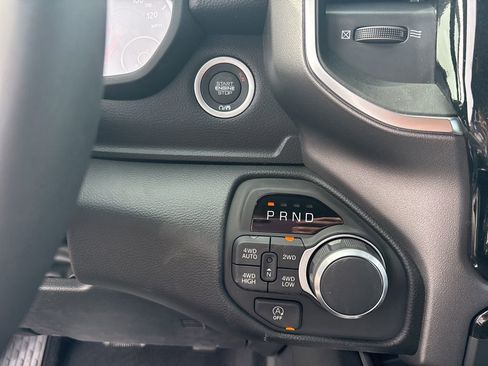 New 2026 RAM 1500 4x4 Crew Cab image 28