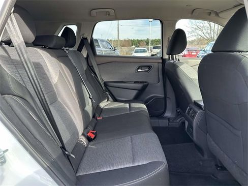 Used 2023 Nissan Rogue SV image 13