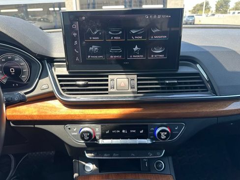 Used 2021 Audi Q5 2.0T Premium Plus w/ Premium Plus Package AWD/4WD image 12