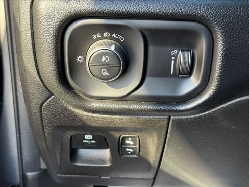 Used 2022 RAM 1500 Big Horn image 34