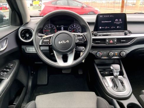 Used 2022 Kia Forte LXS image 5