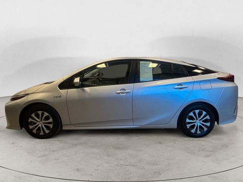Used 2021 Toyota Prius Prime XLE image 2