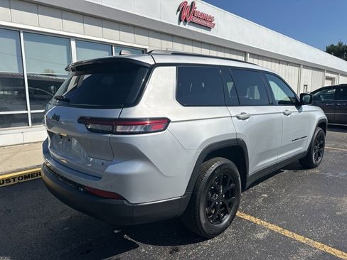 Used 2024 Jeep Grand Cherokee L Altitude image 9