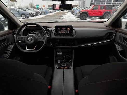 Used 2023 Nissan Rogue S image 18