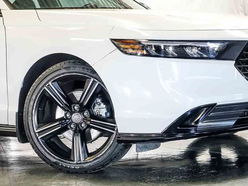 Used 2024 Honda Accord Sport image 4