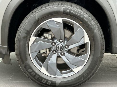 Used 2024 Nissan Rogue SV FWD image 31