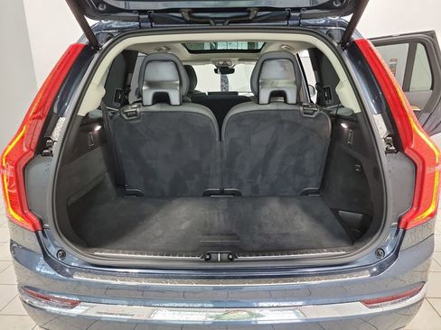 Used 2025 Volvo XC90 B5 Plus w/ Protection Package Premier image 23