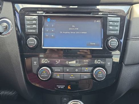 Used 2017 Nissan Rogue SL w/ SL Premium Package AWD/4WD image 22