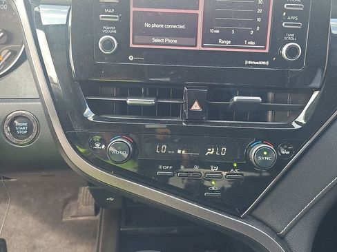 Used 2022 Toyota Camry SE w/ Convenience Package image 16