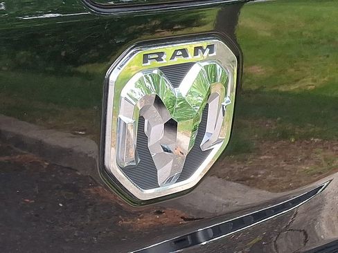 Used 2022 RAM 1500 Big Horn AWD/4WD image 9