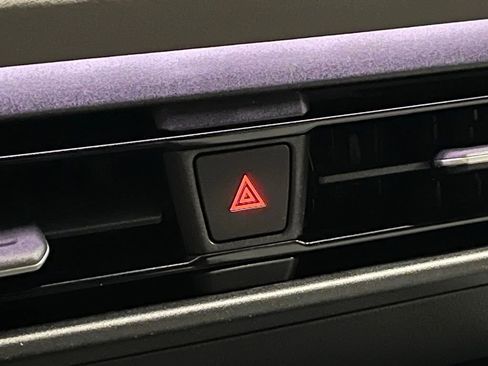 New 2026 Volkswagen Tiguan SE image 11