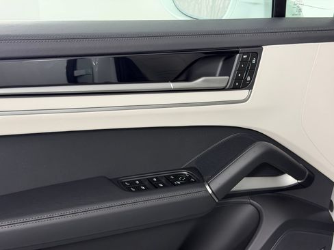 Certified 2026 Porsche Cayenne Coupe AWD/4WD image 15