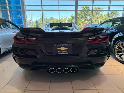 Used 2024 Chevrolet Corvette Z06 RWD image 5