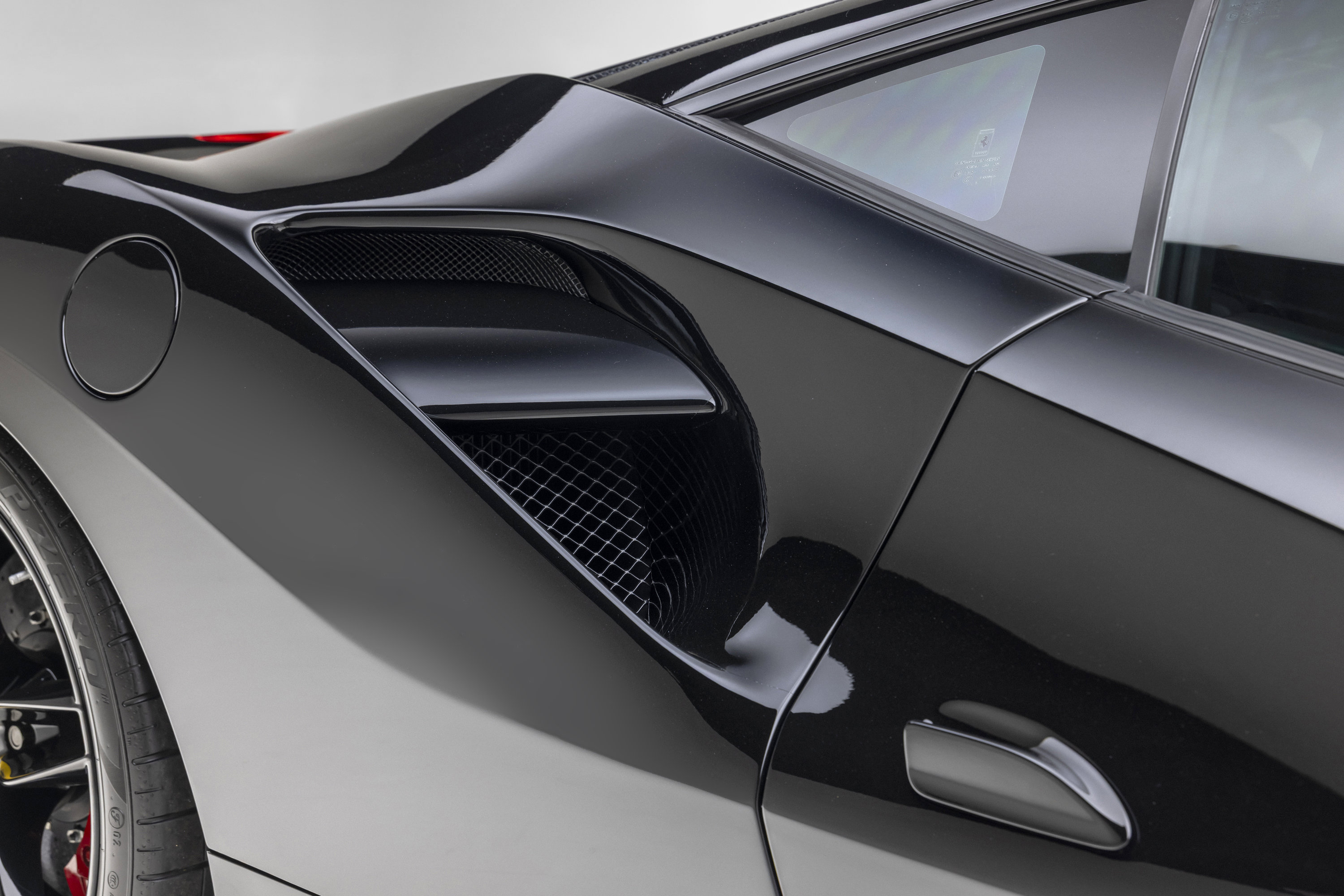 Certified 2018 Ferrari 488 GTB RWD image 26