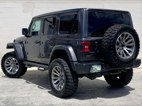 Used 2021 Jeep Wrangler Unlimited Sahara AWD/4WD image 4