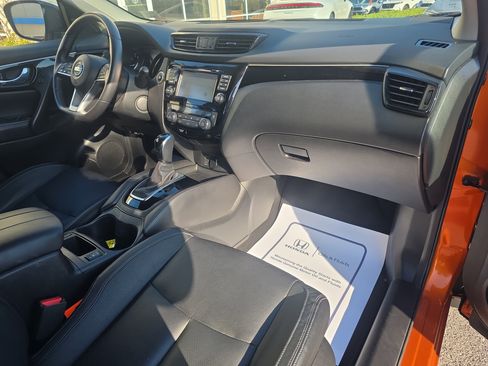 Used 2017 Nissan Rogue Sport SL w/ SL Premium Package image 12