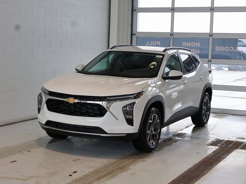 New 2026 Chevrolet Trax LT w/ Driver Confidence Package image 6