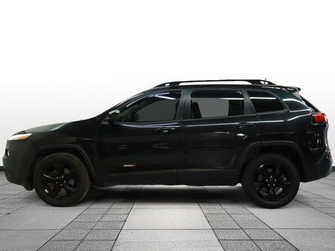 Used 2016 Jeep Cherokee Latitude AWD/4WD image 4